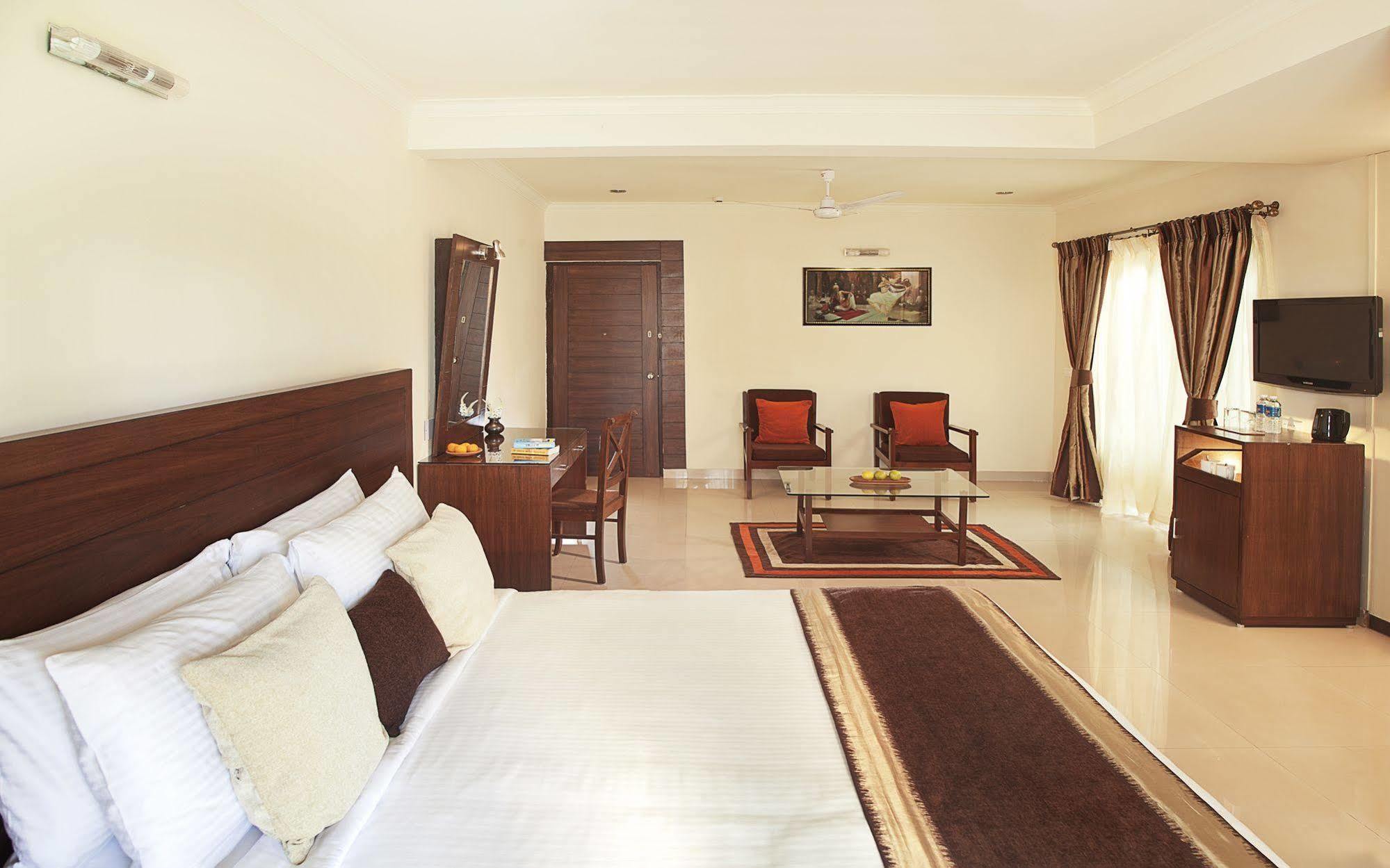 Crystal By Morpho, Goa Villagio Resort Betalbatim Eksteriør billede
